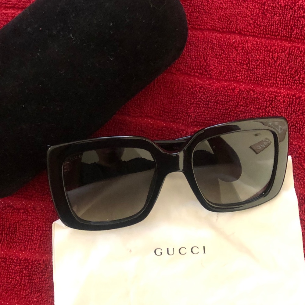 GUCCI SUNGLASSES